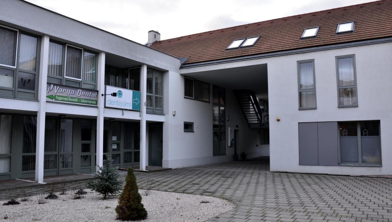 Dentissimi vendégszobák Mosonmagyaróvár Exterior foto